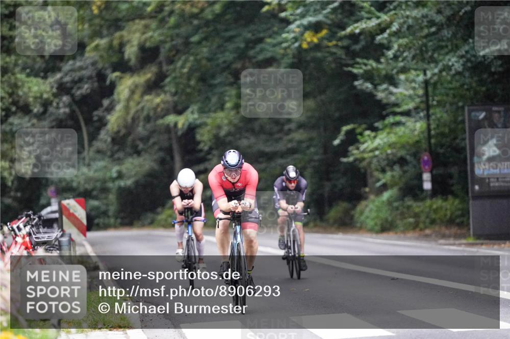 14.09.2025 - Stadtparktriathlon Michael Burmester http://msf.ph/oto/8906293 14.09.2025 09:08:11 Radfahren 333, 366, 377 meine-sportfotos.de