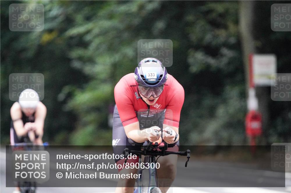 14.09.2025 - Stadtparktriathlon Michael Burmester http://msf.ph/oto/8906300 14.09.2025 09:08:12 Radfahren 333, 366, 377 meine-sportfotos.de