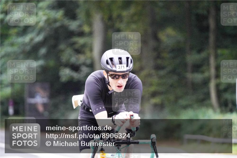 14.09.2025 - Stadtparktriathlon Michael Burmester http://msf.ph/oto/8906324 14.09.2025 09:08:30 Radfahren 301, 363, 370, 371, 373, 381, 383, 393, 400, 430 meine-sportfotos.de