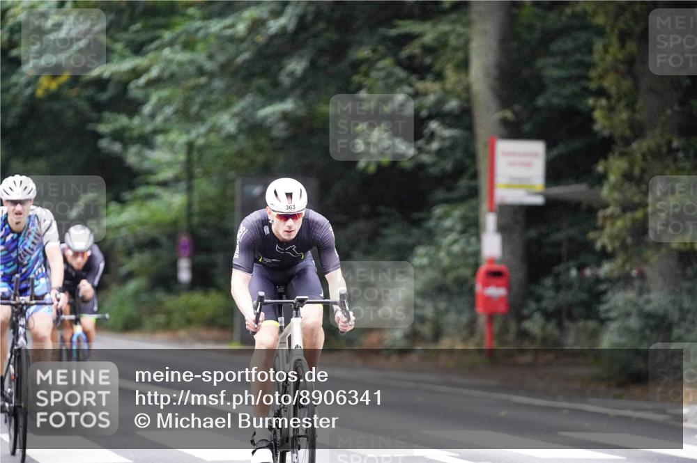 14.09.2025 - Stadtparktriathlon Michael Burmester http://msf.ph/oto/8906341 14.09.2025 09:08:37 Radfahren 318, 326, 339, 340, 342, 345, 347, 363, 370, 383, 393, 400, 410, 418, 430 meine-sportfotos.de