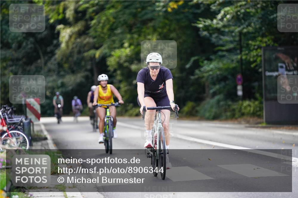 14.09.2025 - Stadtparktriathlon Michael Burmester http://msf.ph/oto/8906344 14.09.2025 13:23:14 Radfahren 1446, 1456, 1529, 1584 meine-sportfotos.de