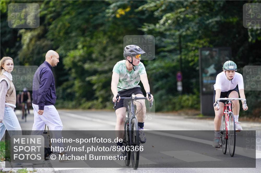 14.09.2025 - Stadtparktriathlon Michael Burmester http://msf.ph/oto/8906366 14.09.2025 13:23:24 Radfahren 1523, 1529, 1557, 1584 meine-sportfotos.de