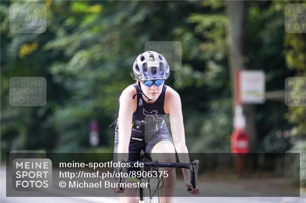 14.09.2025 - Stadtparktriathlon Michael Burmester http://msf.ph/oto/8906375 14.09.2025 13:23:32 Radfahren 1425, 1523, 1542, 1557, 1563, 1574 meine-sportfotos.de