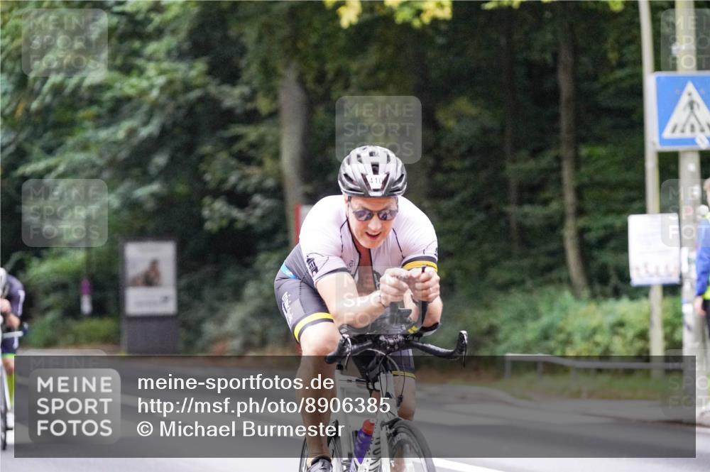 14.09.2025 - Stadtparktriathlon Michael Burmester http://msf.ph/oto/8906385 14.09.2025 09:08:46 Radfahren 318, 339, 340, 342, 347, 365, 392, 410, 418, 437 meine-sportfotos.de