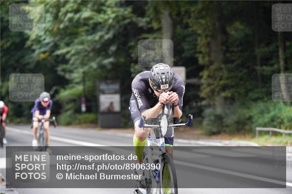 14.09.2025 - Stadtparktriathlon Michael Burmester http://msf.ph/oto/8906390 14.09.2025 09:08:47 Radfahren 318, 339, 340, 342, 347, 365, 392, 410, 437 meine-sportfotos.de