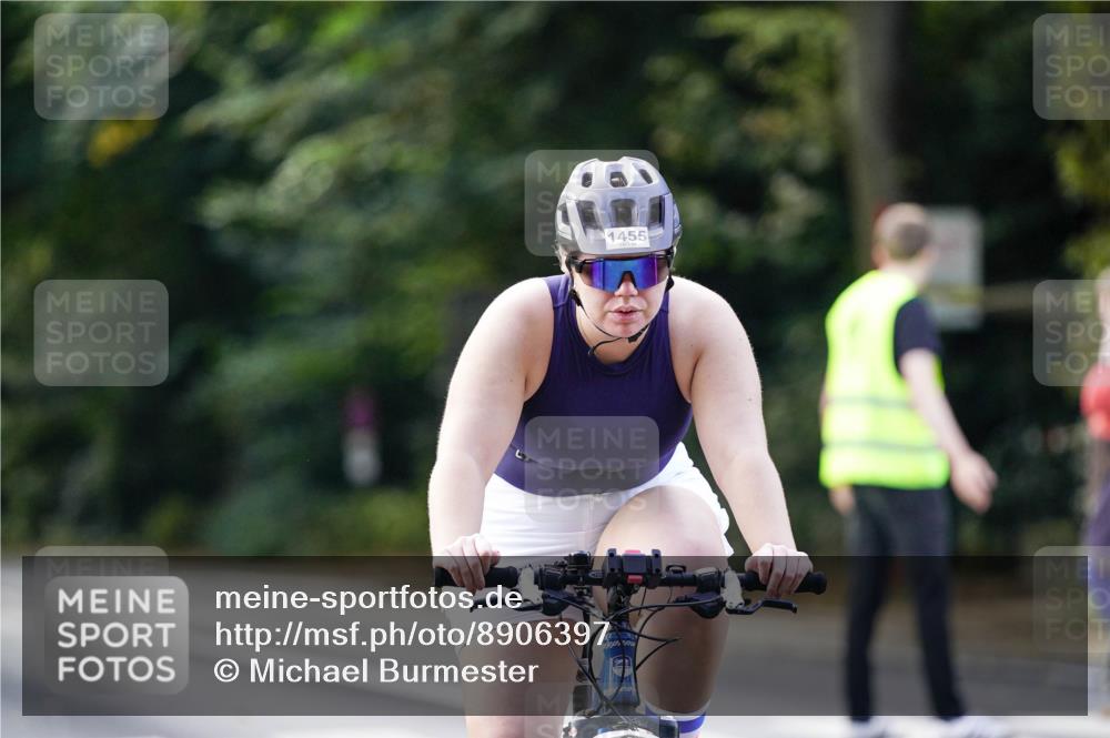 14.09.2025 - Stadtparktriathlon Michael Burmester http://msf.ph/oto/8906397 14.09.2025 13:23:41 Radfahren 1425, 1455, 1542, 1570, 1574 meine-sportfotos.de