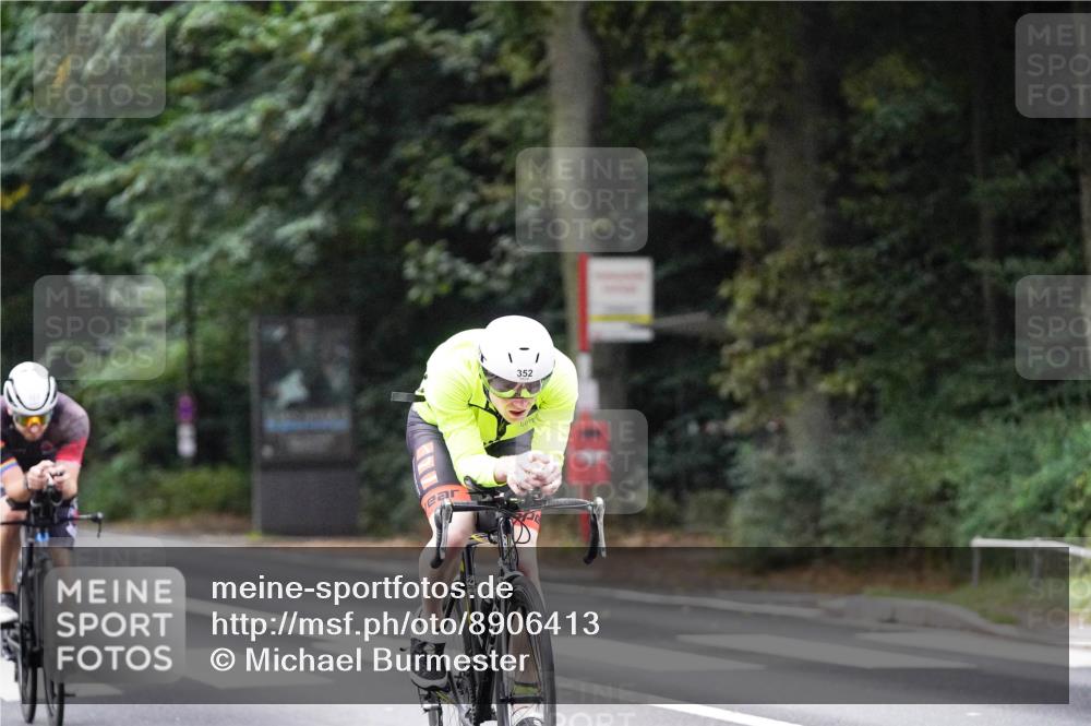 14.09.2025 - Stadtparktriathlon Michael Burmester http://msf.ph/oto/8906413 14.09.2025 09:09:07 Radfahren 323, 341, 352, 353, 375 meine-sportfotos.de