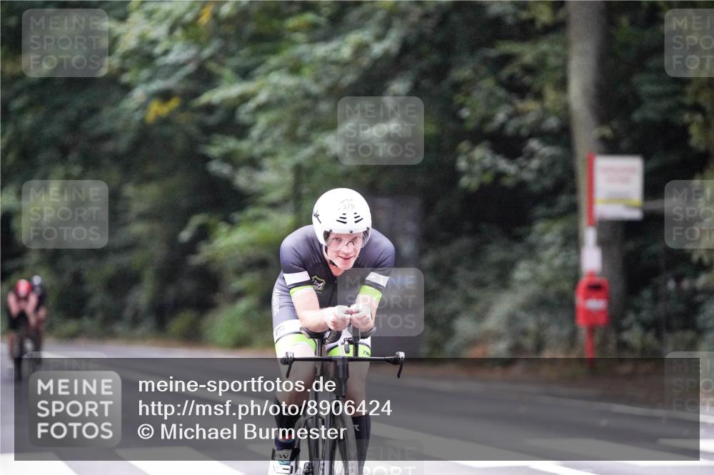 14.09.2025 - Stadtparktriathlon Michael Burmester http://msf.ph/oto/8906424 14.09.2025 09:09:21 Radfahren 337, 349, 361, 376, 379, 398, 451 meine-sportfotos.de