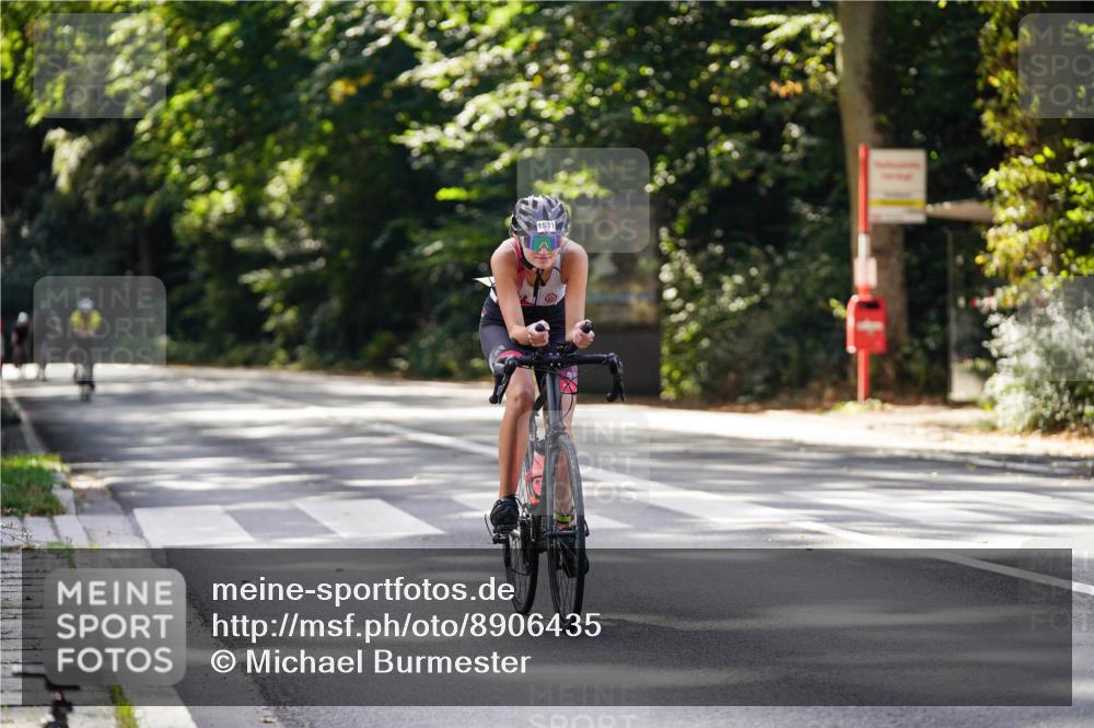 14.09.2025 - Stadtparktriathlon Michael Burmester http://msf.ph/oto/8906435 14.09.2025 13:24:16 Radfahren 1477, 1531, 1615 meine-sportfotos.de
