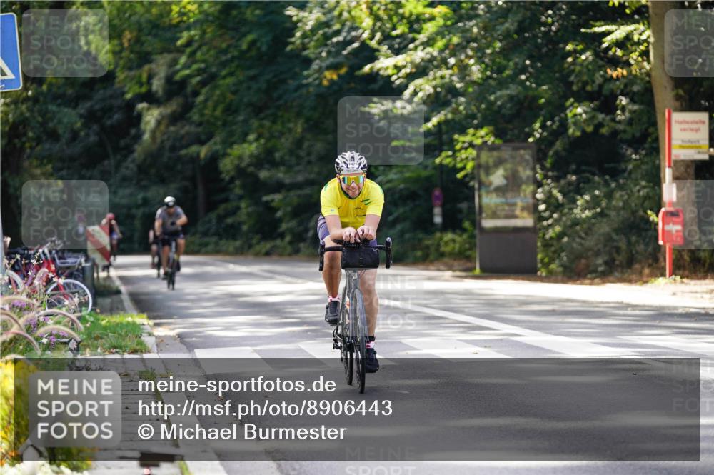 14.09.2025 - Stadtparktriathlon Michael Burmester http://msf.ph/oto/8906443 14.09.2025 13:24:21 Radfahren 1477, 1496, 1531 meine-sportfotos.de