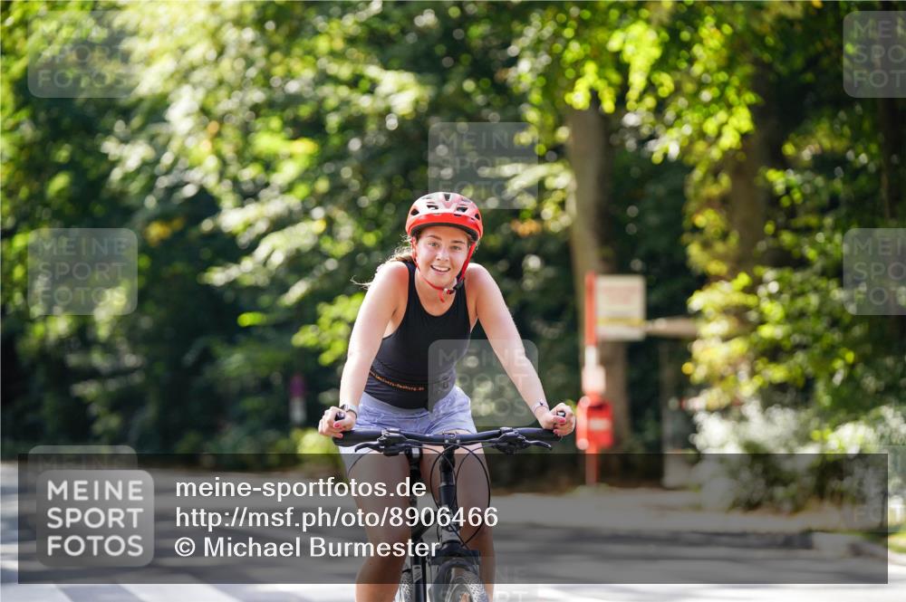 14.09.2025 - Stadtparktriathlon Michael Burmester http://msf.ph/oto/8906466 14.09.2025 13:24:31 Radfahren 1459, 1496, 1569 meine-sportfotos.de