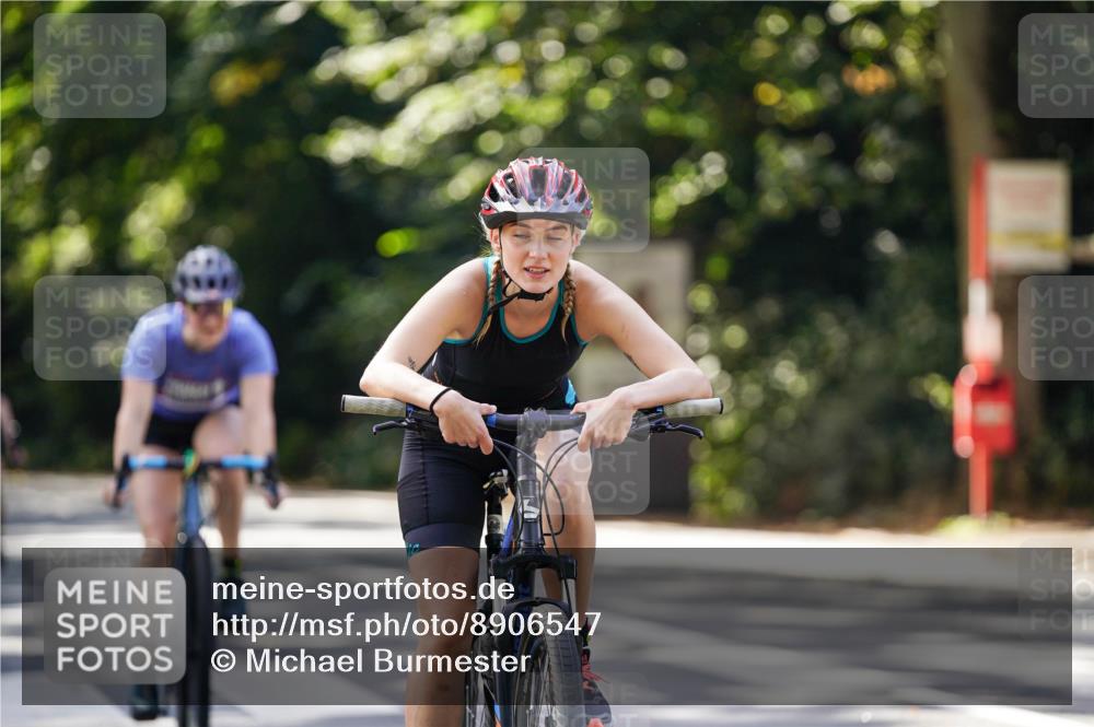 14.09.2025 - Stadtparktriathlon Michael Burmester http://msf.ph/oto/8906547 14.09.2025 13:25:23 Radfahren 1442, 1443, 1460, 1462, 1521, 1609 meine-sportfotos.de