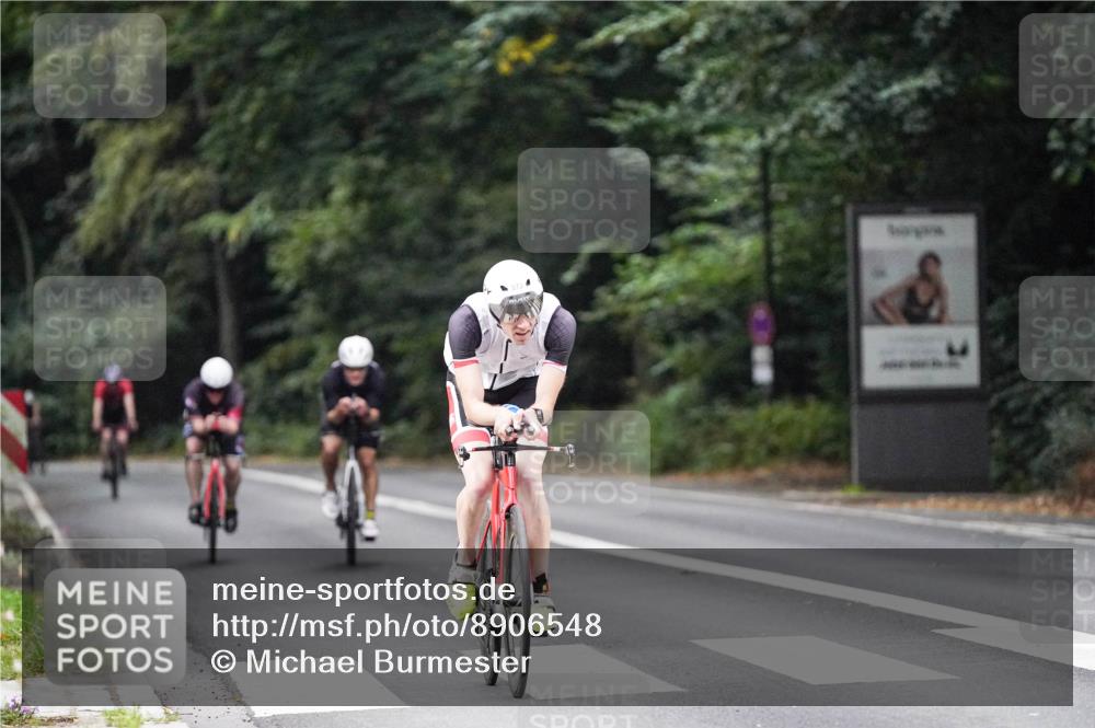 14.09.2025 - Stadtparktriathlon Michael Burmester http://msf.ph/oto/8906548 14.09.2025 09:10:33 Radfahren 303, 325, 372, 395, 420 meine-sportfotos.de