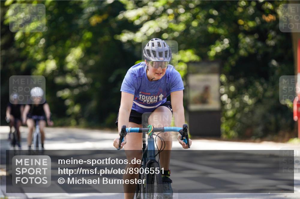 14.09.2025 - Stadtparktriathlon Michael Burmester http://msf.ph/oto/8906551 14.09.2025 13:25:24 Radfahren 1442, 1443, 1460, 1462, 1521, 1609 meine-sportfotos.de