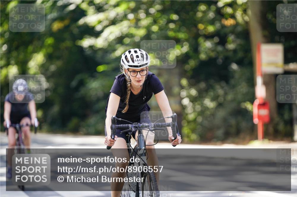 14.09.2025 - Stadtparktriathlon Michael Burmester http://msf.ph/oto/8906557 14.09.2025 13:25:27 Radfahren 1442, 1443, 1460, 1462, 1553, 1609 meine-sportfotos.de