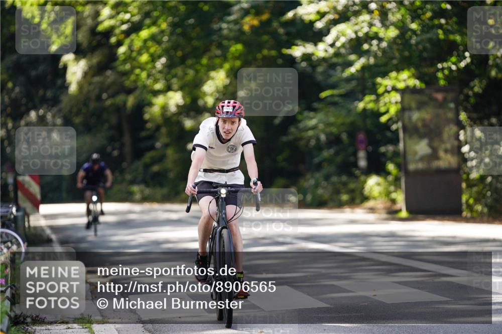 14.09.2025 - Stadtparktriathlon Michael Burmester http://msf.ph/oto/8906565 14.09.2025 13:25:31 Radfahren 1443, 1460, 1462, 1517, 1553 meine-sportfotos.de