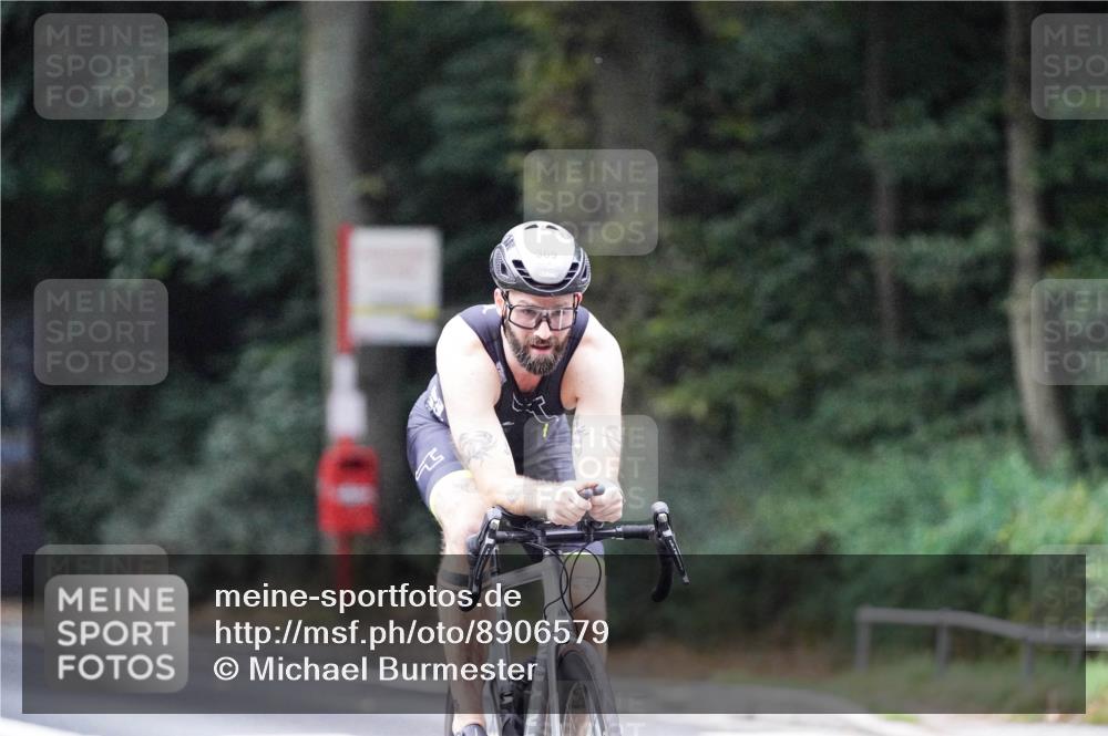 14.09.2025 - Stadtparktriathlon Michael Burmester http://msf.ph/oto/8906579 14.09.2025 09:10:44 Radfahren 319, 322, 367, 369, 382, 395, 421 meine-sportfotos.de