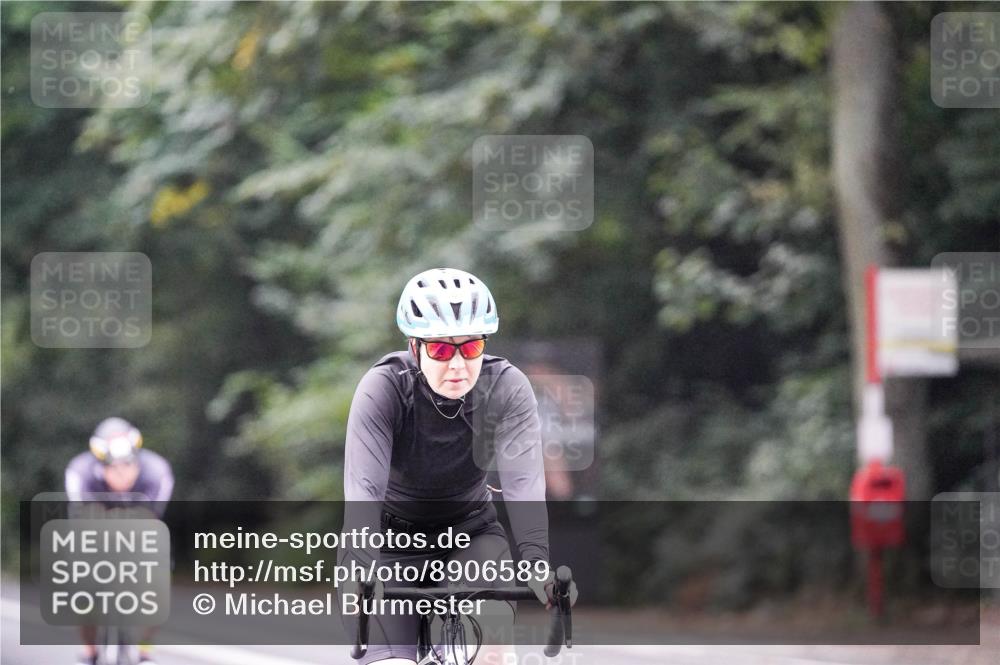 14.09.2025 - Stadtparktriathlon Michael Burmester http://msf.ph/oto/8906589 14.09.2025 09:10:51 Radfahren 302, 322, 382, 415, 421, 435 meine-sportfotos.de