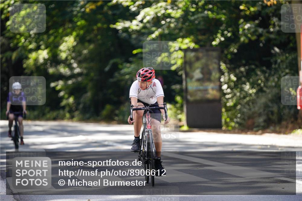 14.09.2025 - Stadtparktriathlon Michael Burmester http://msf.ph/oto/8906612 14.09.2025 13:26:08 Radfahren 1454, 1498, 1583 meine-sportfotos.de