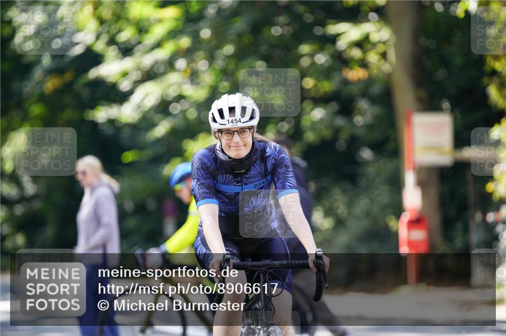 14.09.2025 - Stadtparktriathlon Michael Burmester http://msf.ph/oto/8906617 14.09.2025 13:26:12 Radfahren 1454, 1484, 1583, 1611 meine-sportfotos.de