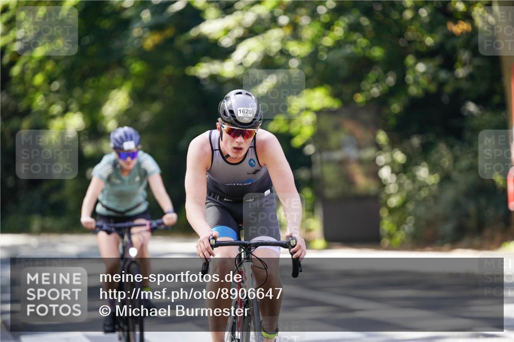 14.09.2025 - Stadtparktriathlon Michael Burmester http://msf.ph/oto/8906647 14.09.2025 13:26:32 Radfahren 1467, 1515, 1534, 1620 meine-sportfotos.de