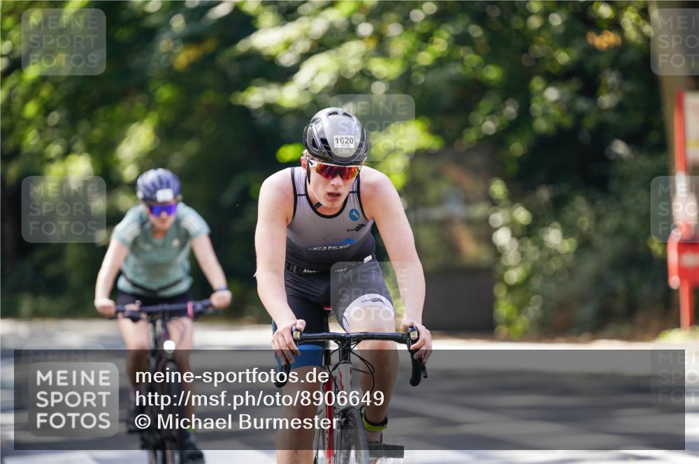 14.09.2025 - Stadtparktriathlon Michael Burmester http://msf.ph/oto/8906649 14.09.2025 13:26:33 Radfahren 1467, 1515, 1534, 1620 meine-sportfotos.de