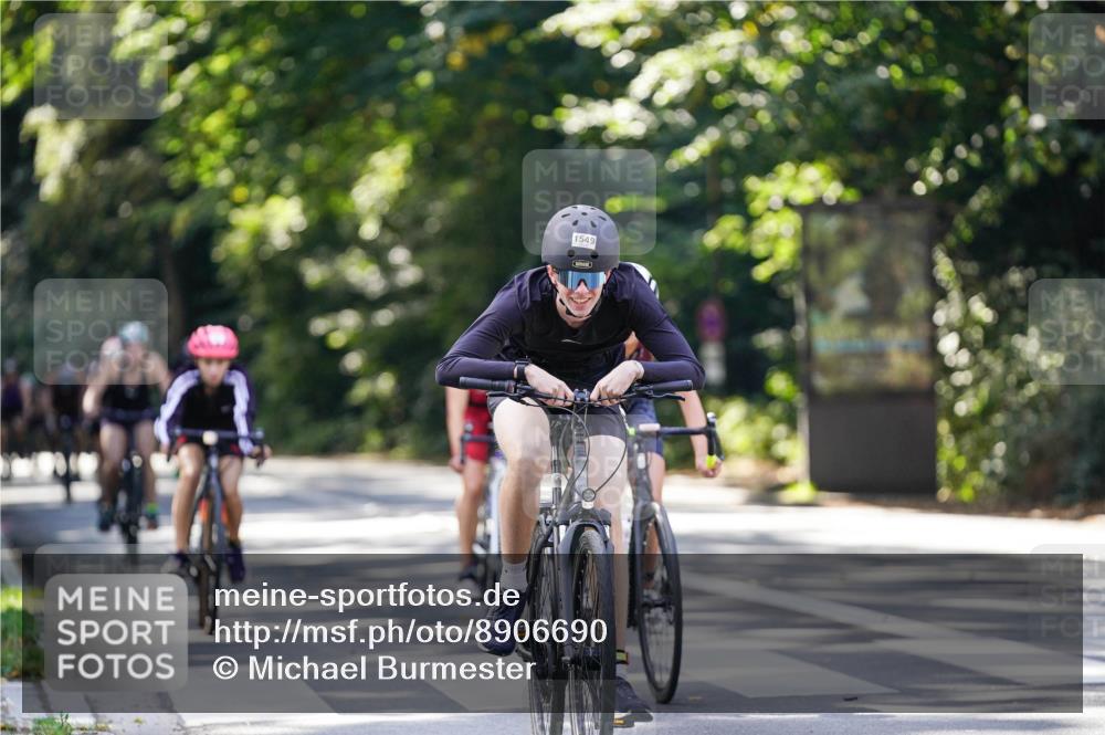 14.09.2025 - Stadtparktriathlon Michael Burmester http://msf.ph/oto/8906690 14.09.2025 13:27:03 Radfahren 1436, 1453, 1493, 1537, 1549, 1571, 1573, 1582, 1587 meine-sportfotos.de