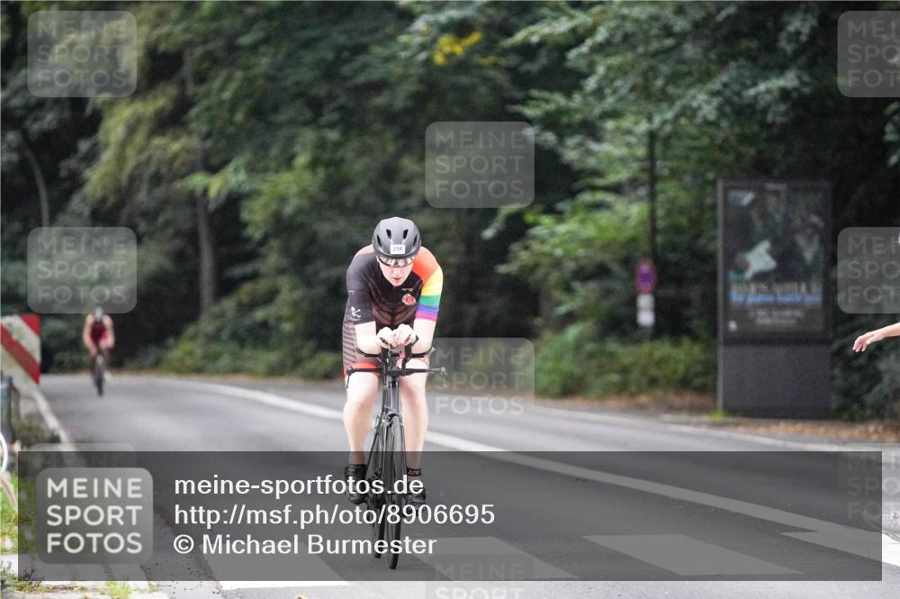 14.09.2025 - Stadtparktriathlon Michael Burmester http://msf.ph/oto/8906695 14.09.2025 09:11:35 Radfahren 310, 316, 378 meine-sportfotos.de