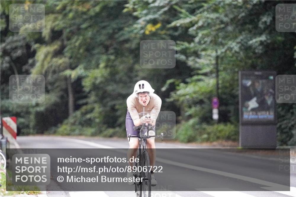 14.09.2025 - Stadtparktriathlon Michael Burmester http://msf.ph/oto/8906722 14.09.2025 09:11:49 Radfahren 335, 338, 394 meine-sportfotos.de