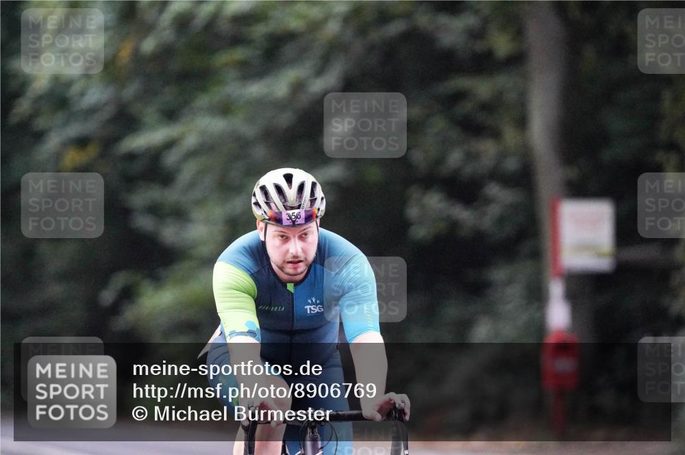 14.09.2025 - Stadtparktriathlon Michael Burmester http://msf.ph/oto/8906769 14.09.2025 09:12:47 Radfahren 320, 334, 356, 422 meine-sportfotos.de