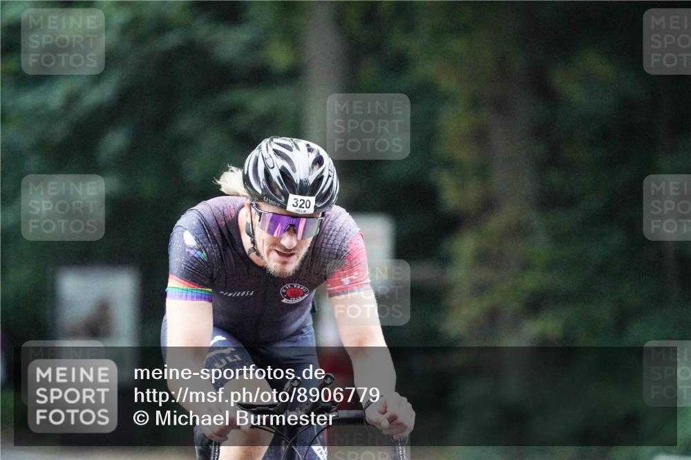 14.09.2025 - Stadtparktriathlon Michael Burmester http://msf.ph/oto/8906779 14.09.2025 09:12:54 Radfahren 306, 320, 334, 358 meine-sportfotos.de