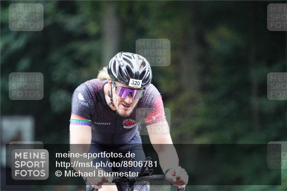 14.09.2025 - Stadtparktriathlon Michael Burmester http://msf.ph/oto/8906781 14.09.2025 09:12:54 Radfahren 306, 320, 334, 358 meine-sportfotos.de