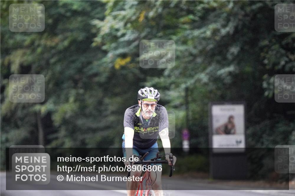 14.09.2025 - Stadtparktriathlon Michael Burmester http://msf.ph/oto/8906806 14.09.2025 09:13:23 Radfahren 327, 359 meine-sportfotos.de