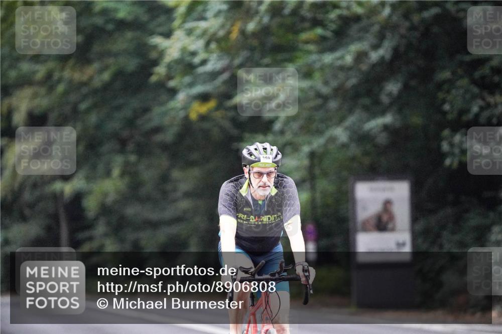 14.09.2025 - Stadtparktriathlon Michael Burmester http://msf.ph/oto/8906808 14.09.2025 09:13:23 Radfahren 327, 359 meine-sportfotos.de
