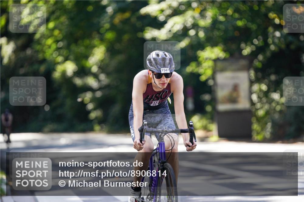 14.09.2025 - Stadtparktriathlon Michael Burmester http://msf.ph/oto/8906814 14.09.2025 13:28:39 Radfahren 1547, 1580, 1594, 1604, 1617 meine-sportfotos.de