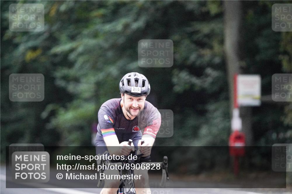14.09.2025 - Stadtparktriathlon Michael Burmester http://msf.ph/oto/8906828 14.09.2025 09:13:39 Radfahren 324, 346, 386, 425 meine-sportfotos.de