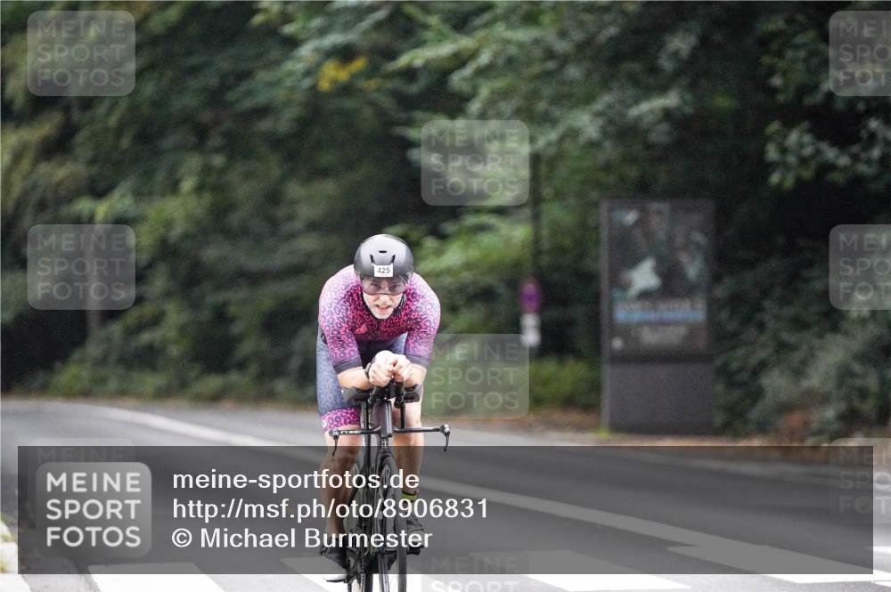 14.09.2025 - Stadtparktriathlon Michael Burmester http://msf.ph/oto/8906831 14.09.2025 09:13:41 Radfahren 324, 346, 386, 425 meine-sportfotos.de