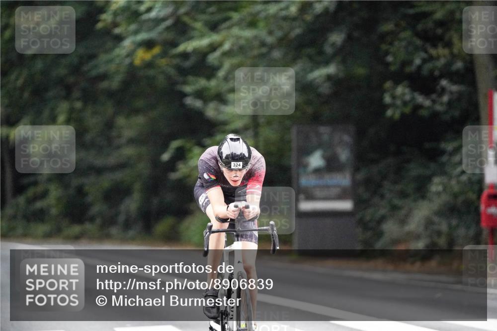 14.09.2025 - Stadtparktriathlon Michael Burmester http://msf.ph/oto/8906839 14.09.2025 09:13:46 Radfahren 324, 425 meine-sportfotos.de