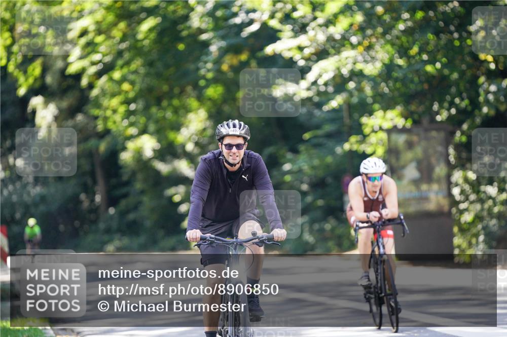 14.09.2025 - Stadtparktriathlon Michael Burmester http://msf.ph/oto/8906850 14.09.2025 13:29:10 Radfahren 1495, 1497, 1525 meine-sportfotos.de