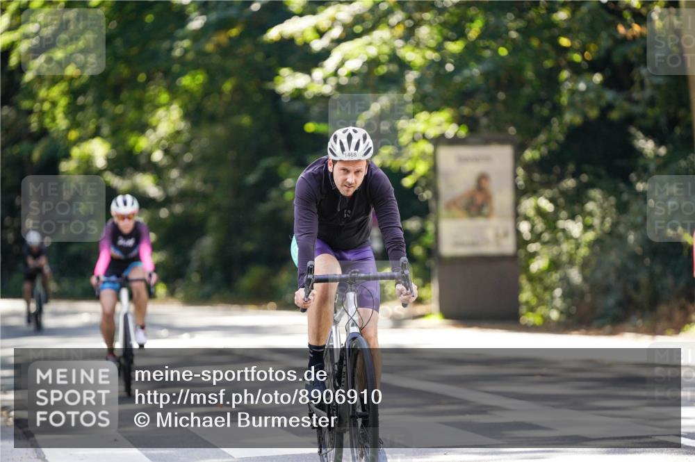 14.09.2025 - Stadtparktriathlon Michael Burmester http://msf.ph/oto/8906910 14.09.2025 13:30:02 Radfahren 1430, 1444, 1468, 1481 meine-sportfotos.de