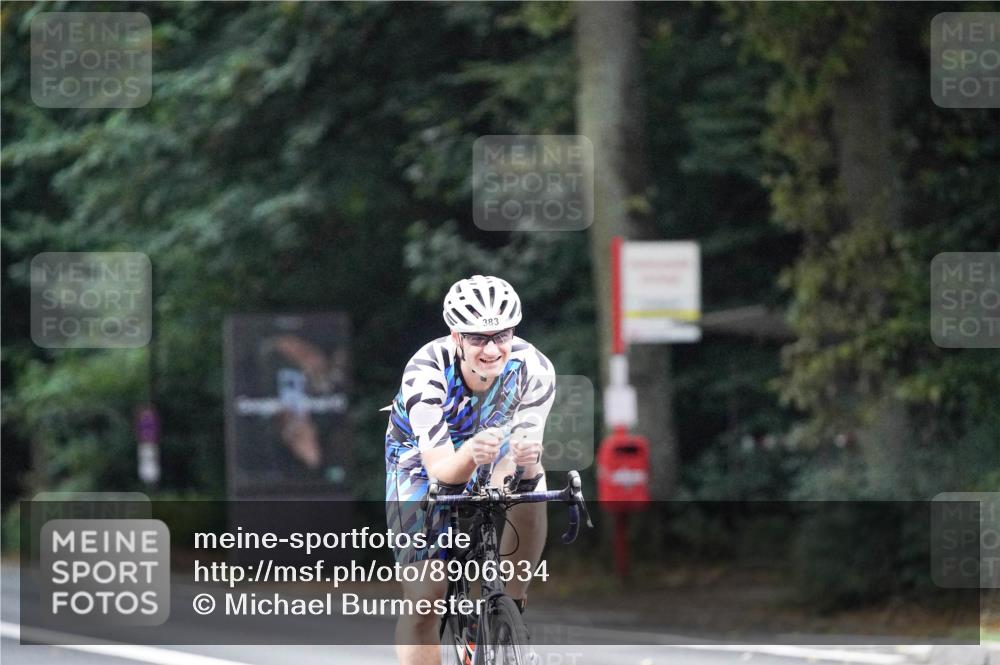 14.09.2025 - Stadtparktriathlon Michael Burmester http://msf.ph/oto/8906934 14.09.2025 09:15:02 Radfahren 353, 362, 365, 383, 400, 430 meine-sportfotos.de