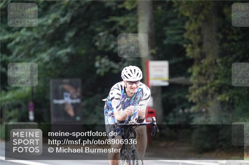 14.09.2025 - Stadtparktriathlon Michael Burmester http://msf.ph/oto/8906936 14.09.2025 09:15:02 Radfahren 353, 362, 365, 383, 400, 430 meine-sportfotos.de