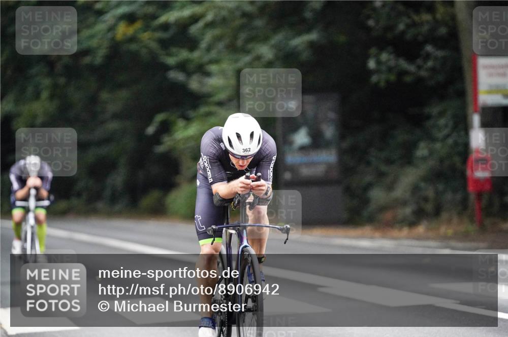 14.09.2025 - Stadtparktriathlon Michael Burmester http://msf.ph/oto/8906942 14.09.2025 09:15:05 Radfahren 353, 362, 365, 383, 400, 430 meine-sportfotos.de