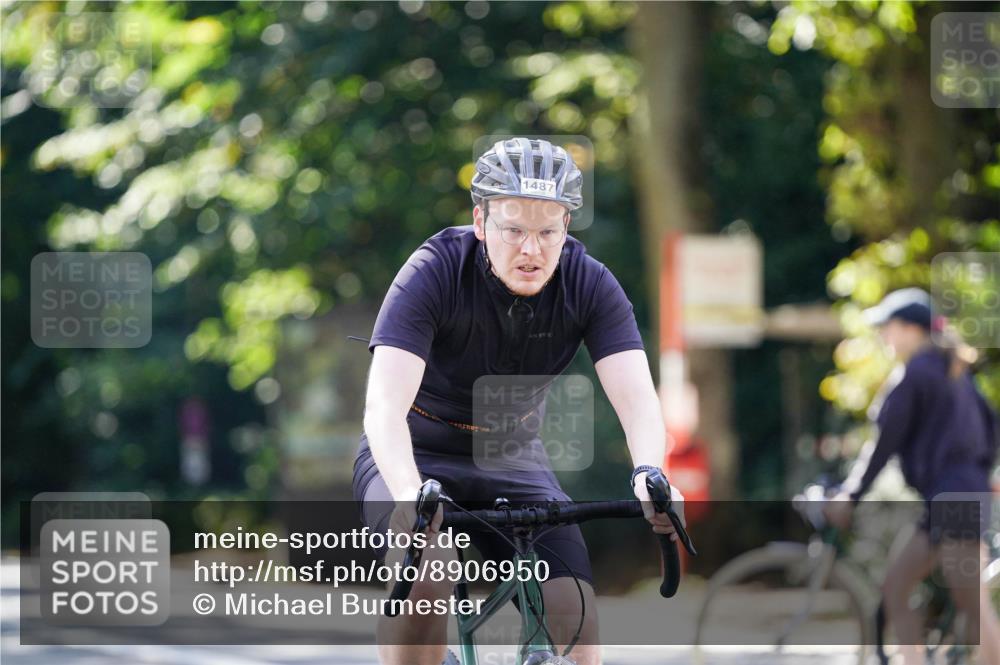 14.09.2025 - Stadtparktriathlon Michael Burmester http://msf.ph/oto/8906950 14.09.2025 13:30:35 Radfahren 1487 meine-sportfotos.de