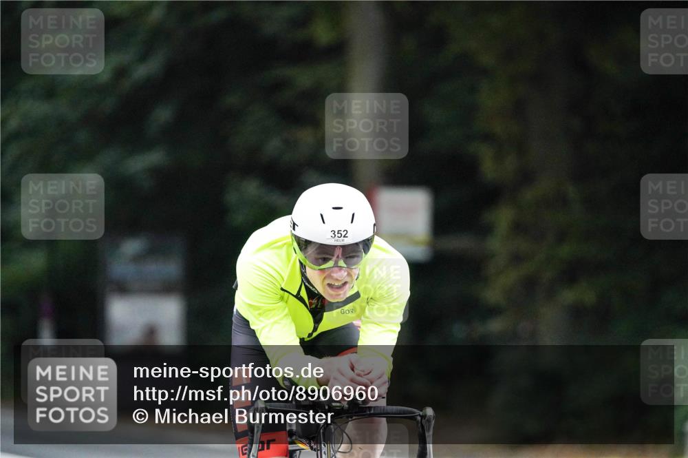 14.09.2025 - Stadtparktriathlon Michael Burmester http://msf.ph/oto/8906960 14.09.2025 09:15:17 Radfahren 323, 352, 375, 410 meine-sportfotos.de
