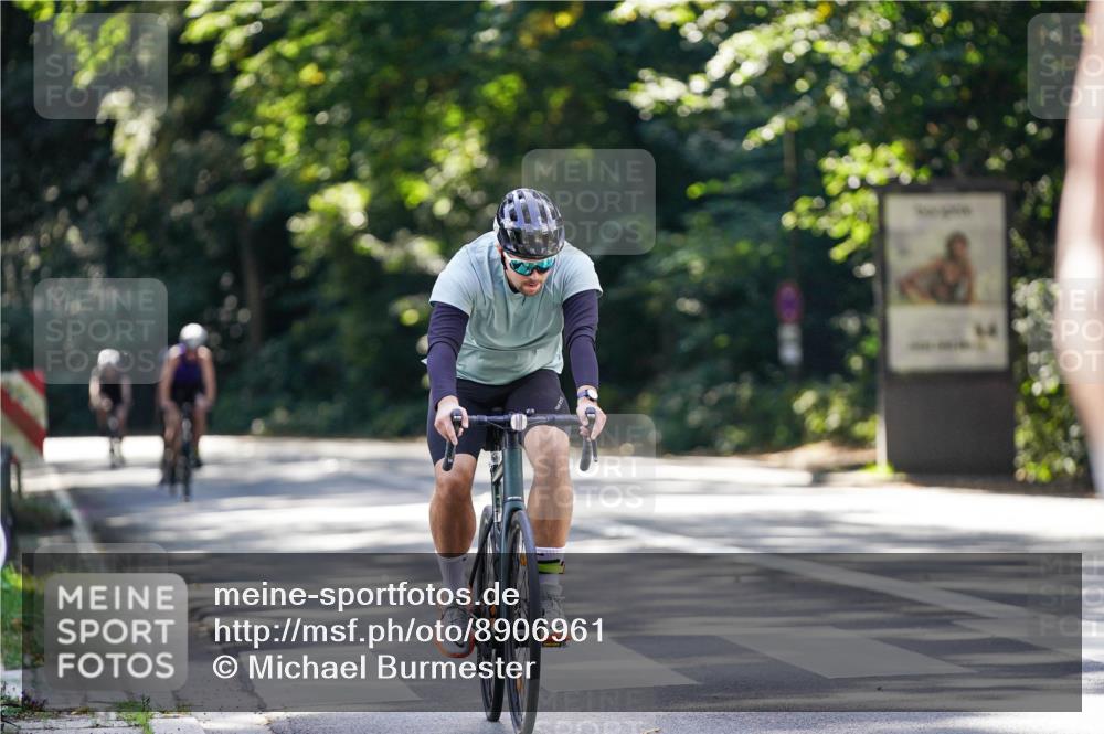 14.09.2025 - Stadtparktriathlon Michael Burmester http://msf.ph/oto/8906961 14.09.2025 13:30:57 Radfahren 1456, 1490, 1520, 1584, 1599 meine-sportfotos.de