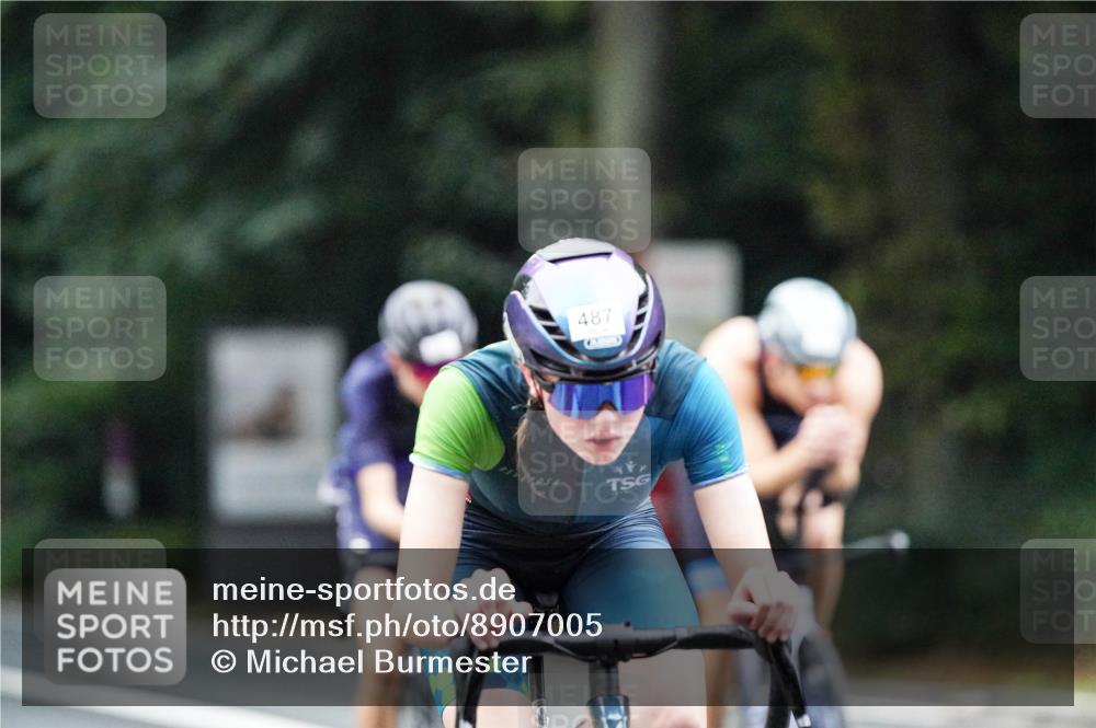 14.09.2025 - Stadtparktriathlon Michael Burmester http://msf.ph/oto/8907005 14.09.2025 09:15:42 Radfahren 315, 337, 354, 361, 437, 451, 487 meine-sportfotos.de