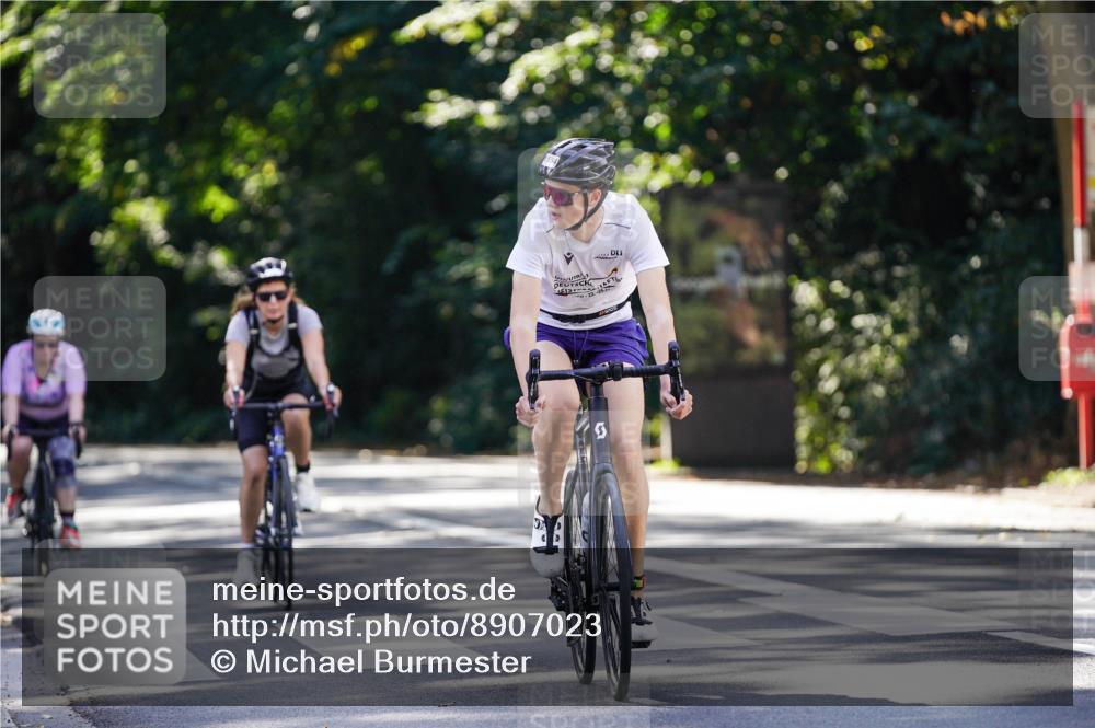 14.09.2025 - Stadtparktriathlon Michael Burmester http://msf.ph/oto/8907023 14.09.2025 13:31:52 Radfahren 1331, 1423, 1477, 1488, 1554 meine-sportfotos.de