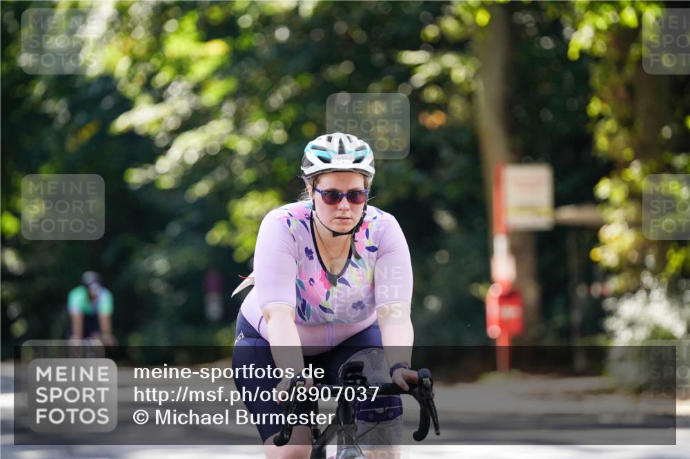 14.09.2025 - Stadtparktriathlon Michael Burmester http://msf.ph/oto/8907037 14.09.2025 13:31:56 Radfahren 1331, 1423, 1488, 1535, 1554 meine-sportfotos.de