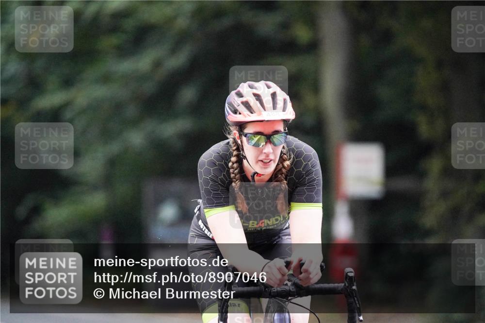 14.09.2025 - Stadtparktriathlon Michael Burmester http://msf.ph/oto/8907046 14.09.2025 09:16:05 Radfahren 311, 348, 357, 413, 414, 432, 434, 488 meine-sportfotos.de